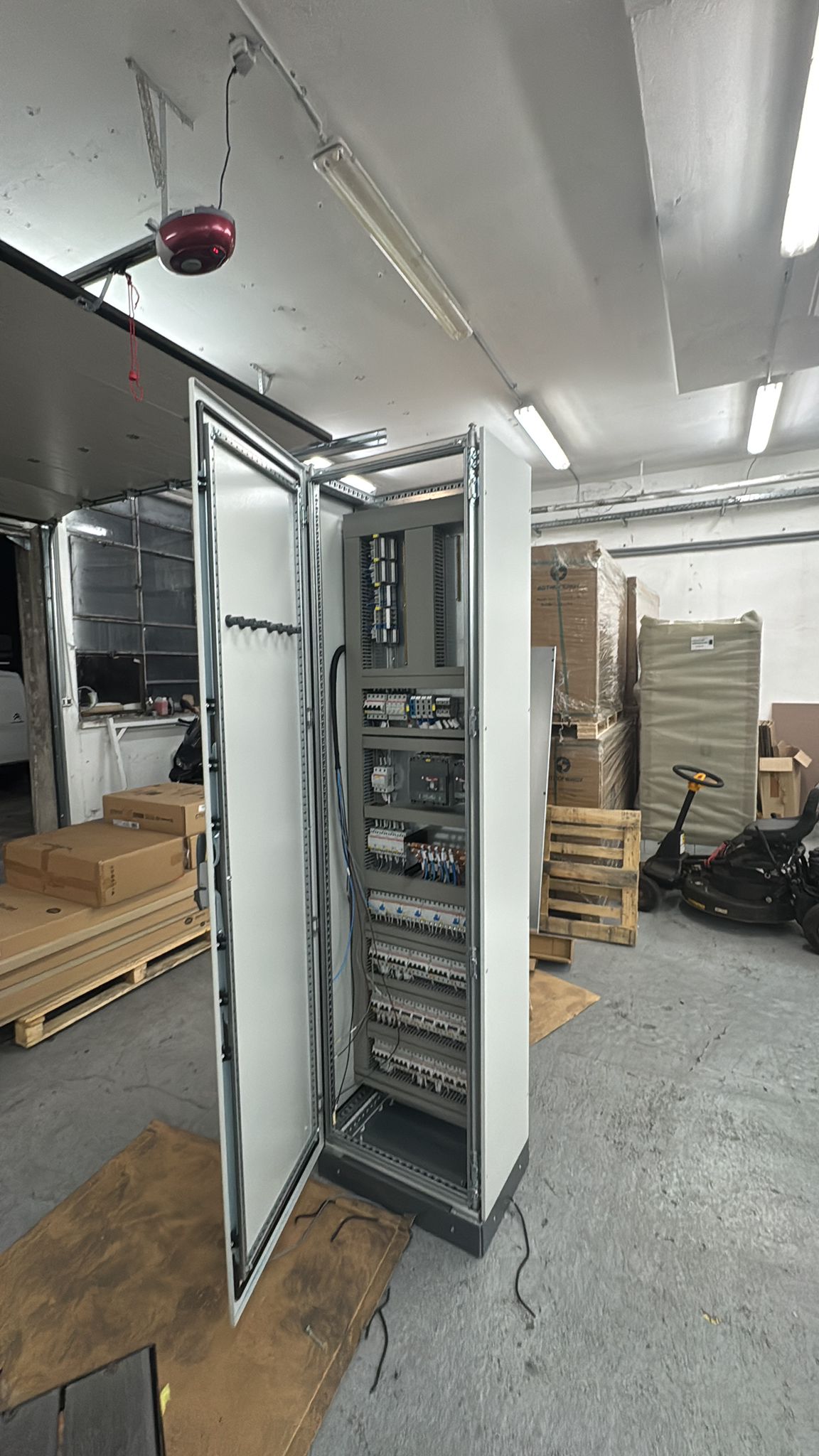Freestanding low-voltage distribution cabinet in production